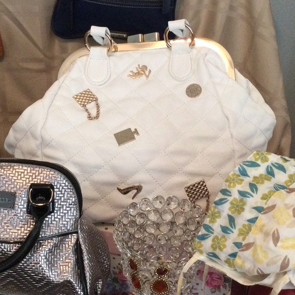 Purses - Picture 14 of 14